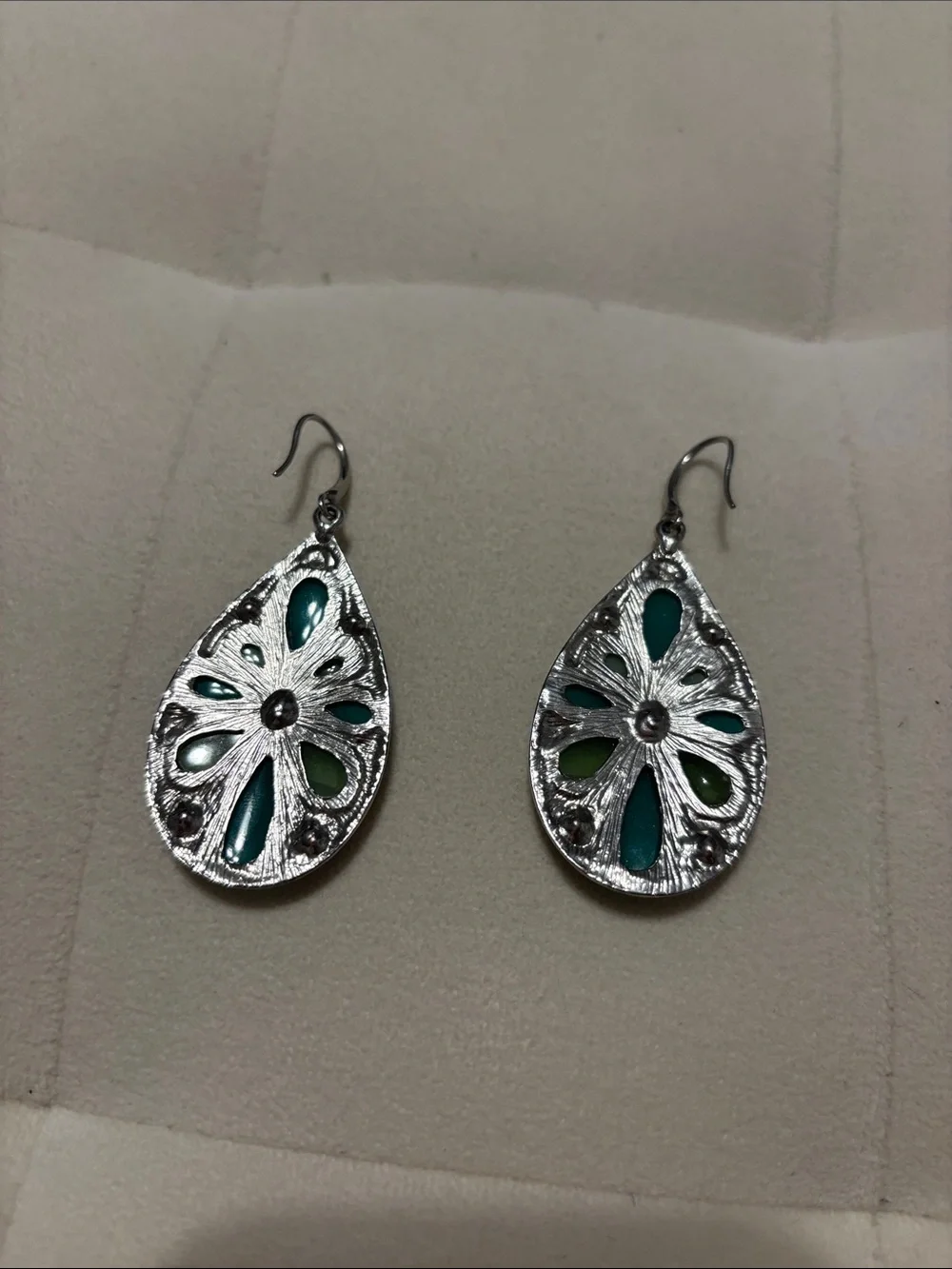 N/A elegant teardrop